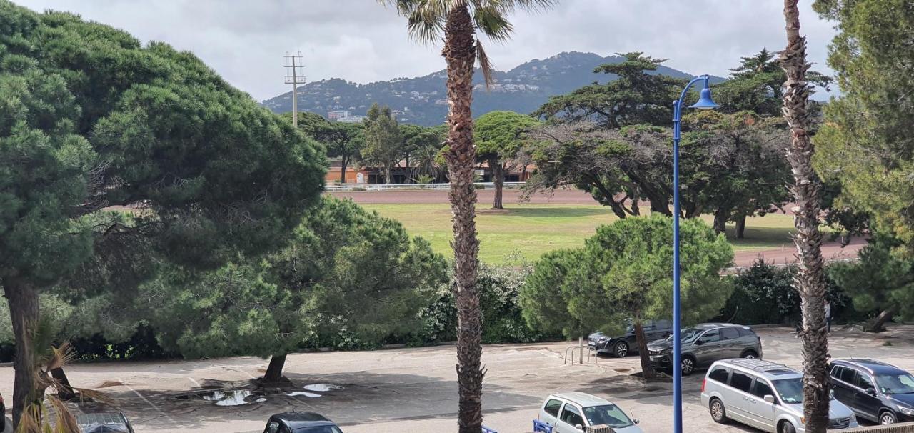 Apartamento L'Étoile sous les Pins - La Loge Hyères Exterior foto